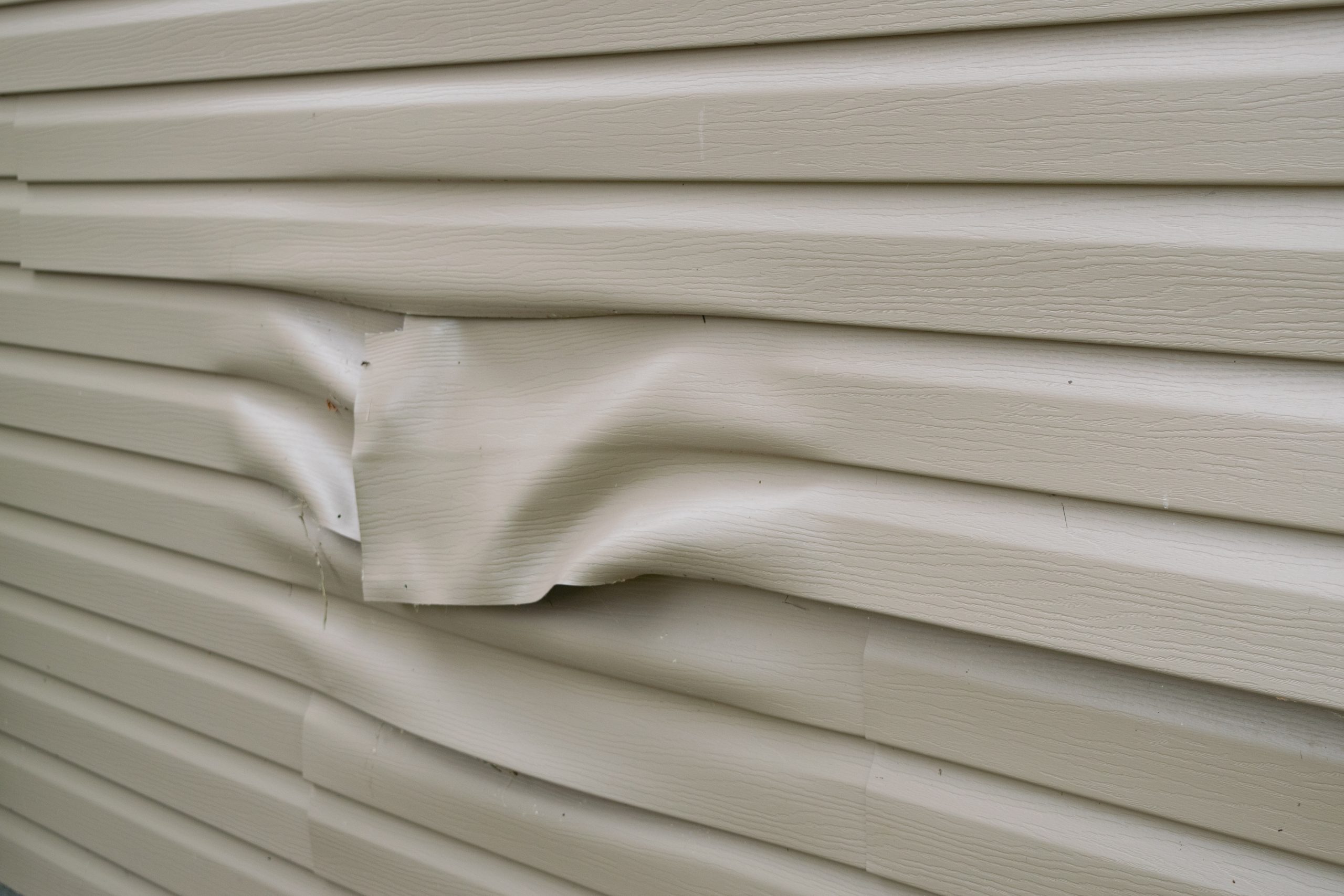 What Causes Warped Vinyl Siding